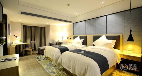 Echarm Hotel Ji'Nan Railway Station Jinan Zewnętrze zdjęcie